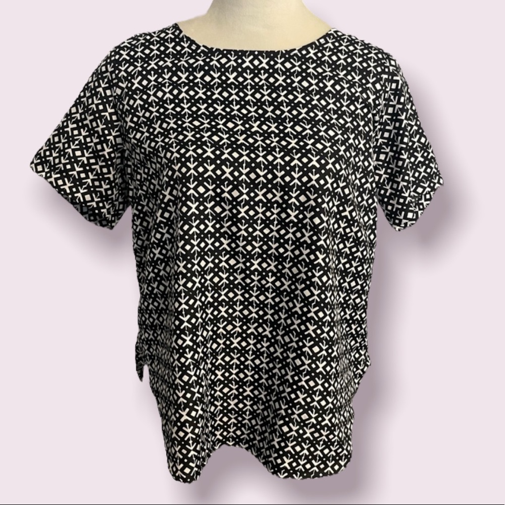 Light Geometric T Shirt Blouse